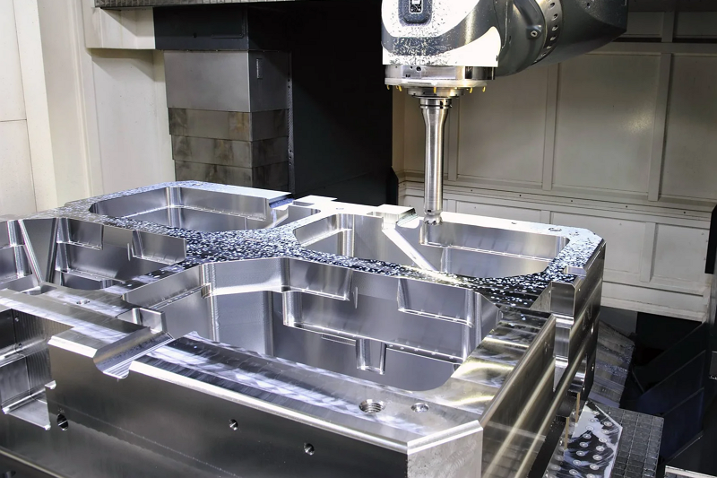 Traitement de l'application des machines-outils CNC dans l'estampage de la fabrication